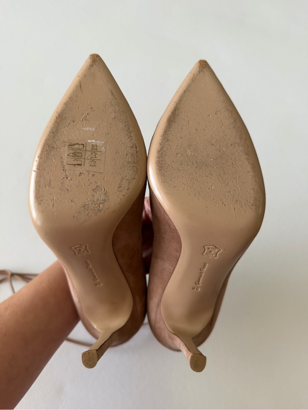 Gianvito Rossi Beige Suede Pointed Toe Lace Up Pumps - Picture 12 of 15
